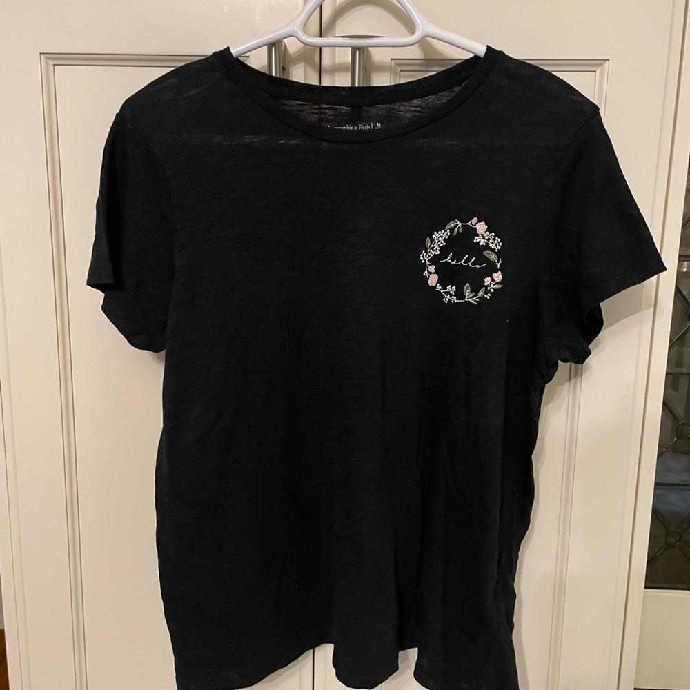 Abercrombie & Fitch T-Shirt with Floral Embroidery